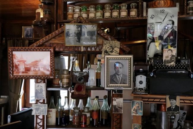 Büyükada'daki Merkez Eczanesi 148 yıldır aynı adreste, aynı kapıda